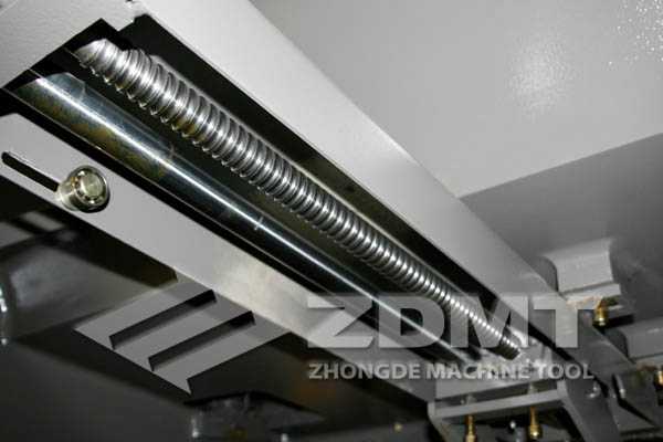 滾珠絲桿和光桿(選配).jpg 滾珠絲桿和光桿(選配).jpg