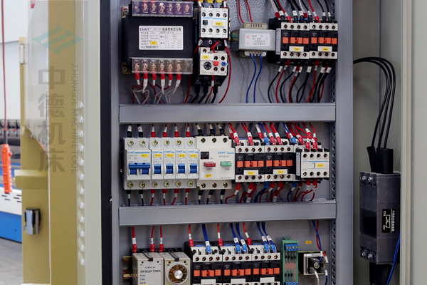 ZDG-832國產(chǎn)優(yōu)質電氣元件,抗干擾壽命長.jpg ZDG-832國產(chǎn)優(yōu)質電氣元件,抗干擾壽命長.jpg