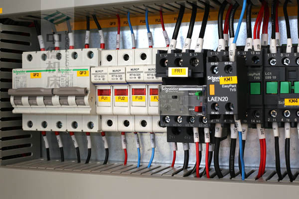 ZDPE8025采用法國進(jìn)口正品施耐德元氣件,穩(wěn)定耐用壽命長.jpg ZDPE8025采用法國進(jìn)口正品施耐德元氣件,穩(wěn)定耐用壽命長.jpg